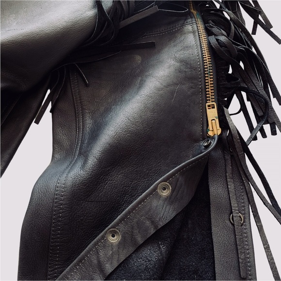 BLACK LEATHER SHAPS WITH SIDE FRINGE - Picture 6 of 16